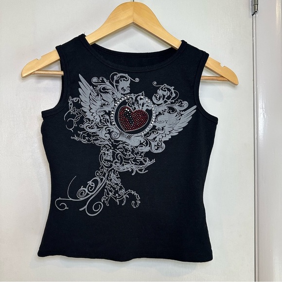 Tops - Grunge Rhinestone Heart Graphic Tank Top. Color:  Black. Size: Medium